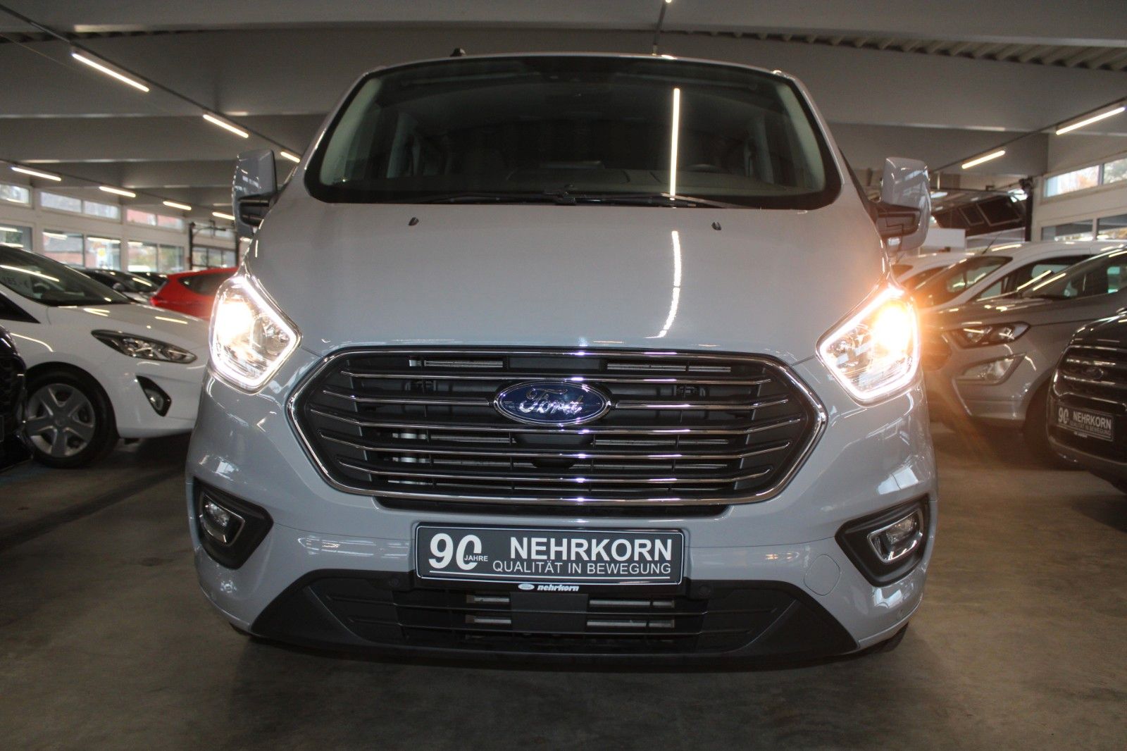 Fahrzeugabbildung Ford Tourneo Custom L2 Titanium X 8Si AHK STDHZ Leder