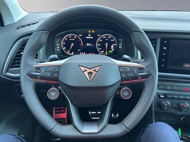 Ateca PDC SHZ KAMERA NAVI AHK ACC FACEL. LED