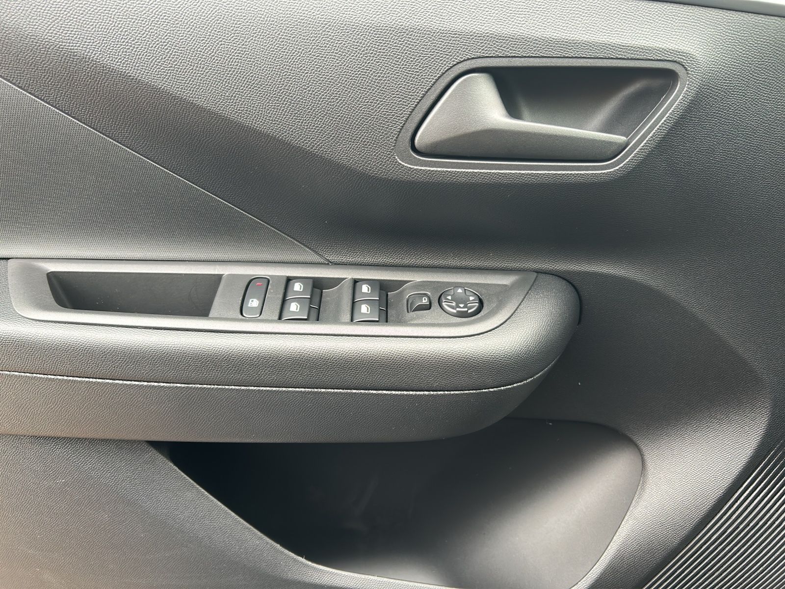 Fahrzeugabbildung Opel Frontera Edition Automatik ALLWETTER/PDC/TECH-PA