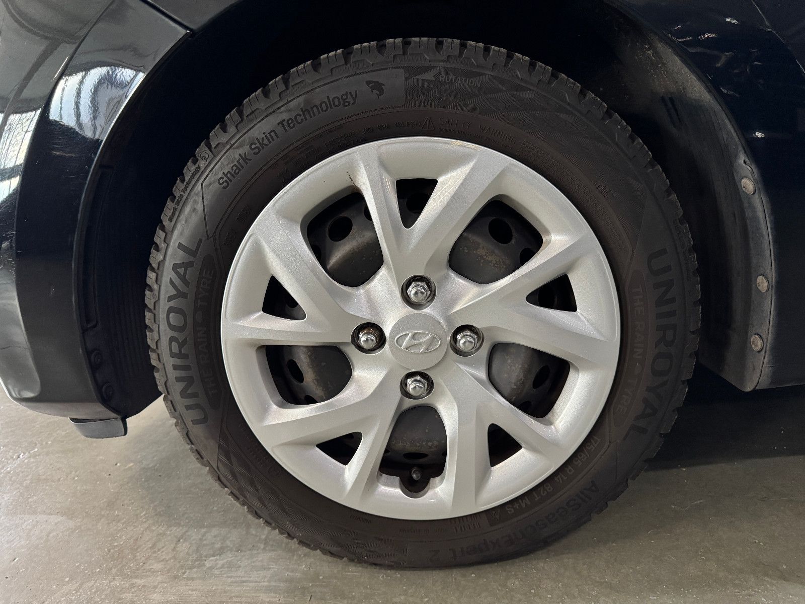 Fahrzeugabbildung Hyundai i10 CLASSIC FACELIFT MODELL TÜV BIS 03.2027