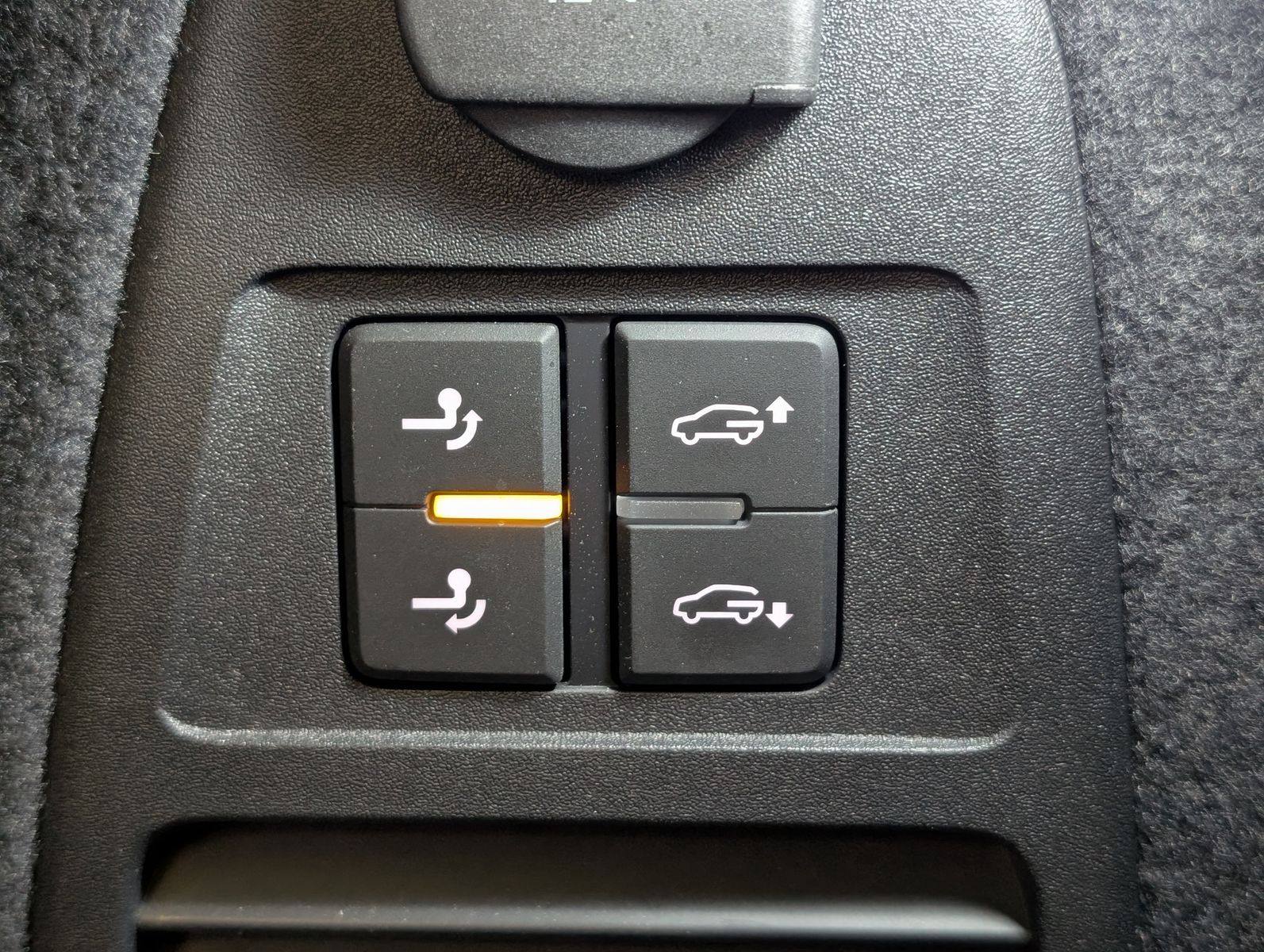 Fahrzeugabbildung Volkswagen Touareg 3.0 TDI 4M R-Line Komfort-Paket UPE 111T