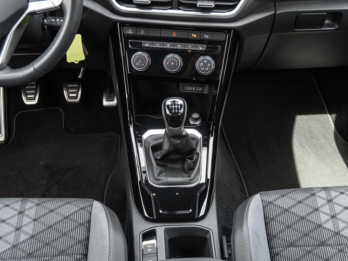 Volkswagen T-Roc 1.0 TSI R-Line ACC AMBIENTE SHZ 17ALU PDC, миниатюра 14