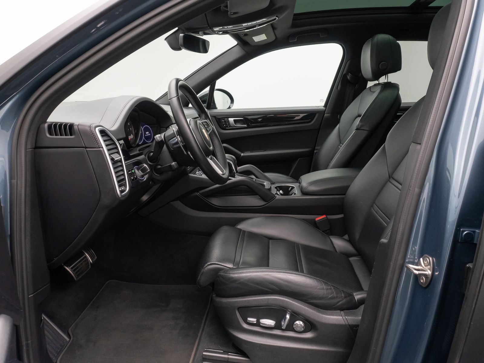Fahrzeugabbildung Porsche Cayenne S Kamera HiFi Panorama Leder AHK 21"