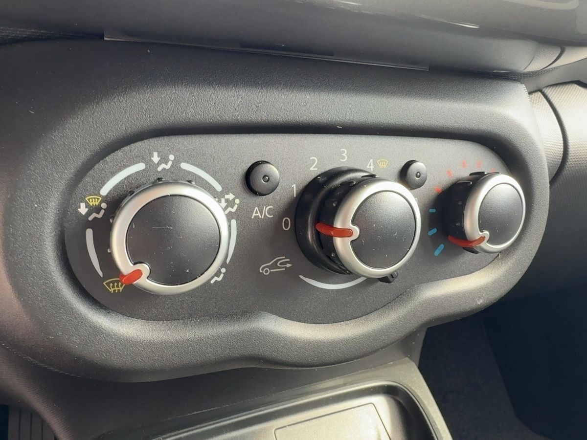 Fahrzeugabbildung Renault Twingo ZEN SCe 65 ** 3673 km **