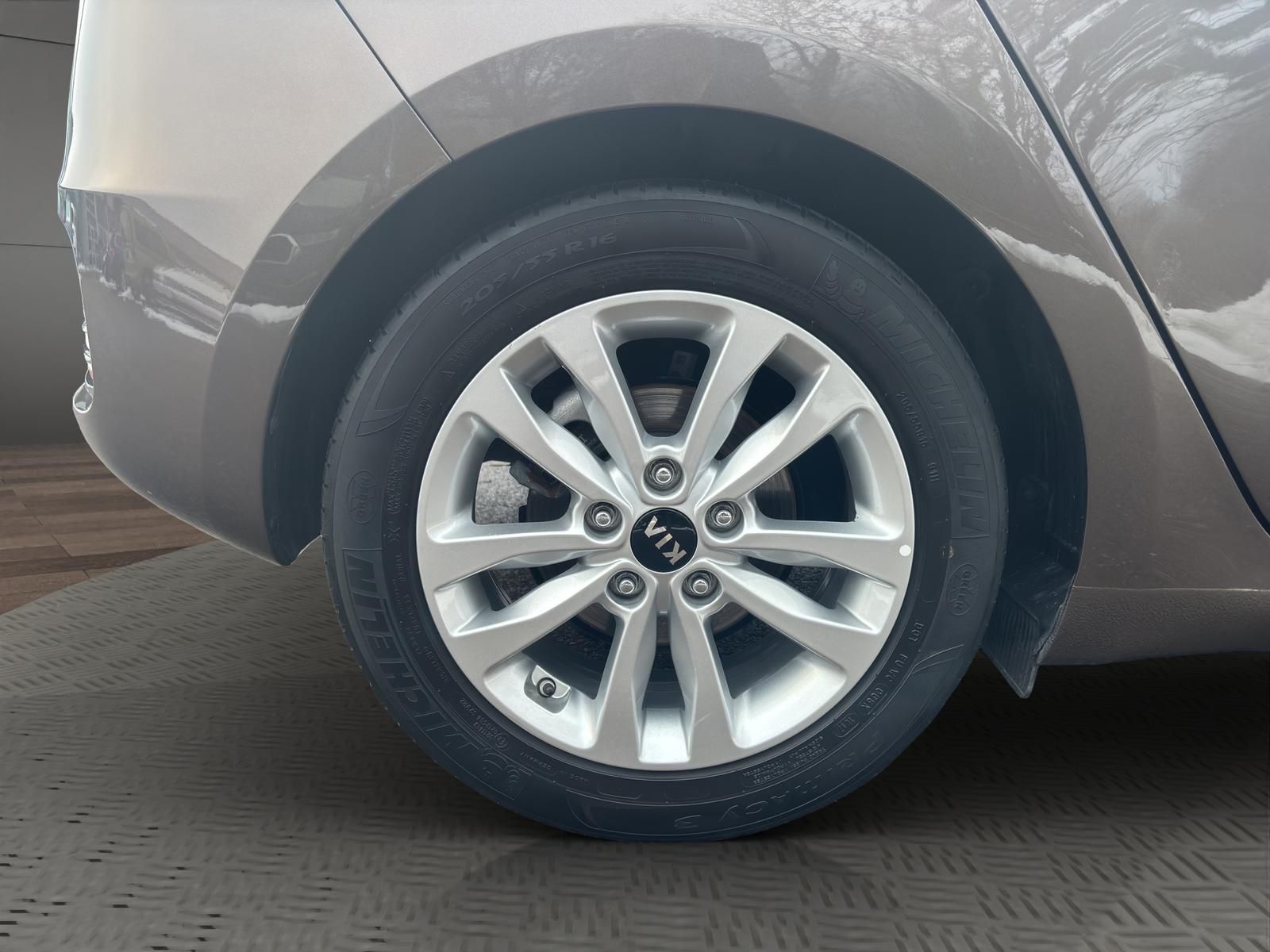 Ceed UEFA Euro 2016 1.4 KAT SHZ KLIMAAUTO RFK