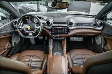 صورة 9 لـ 2018 Ferrari GTC4LUSSO