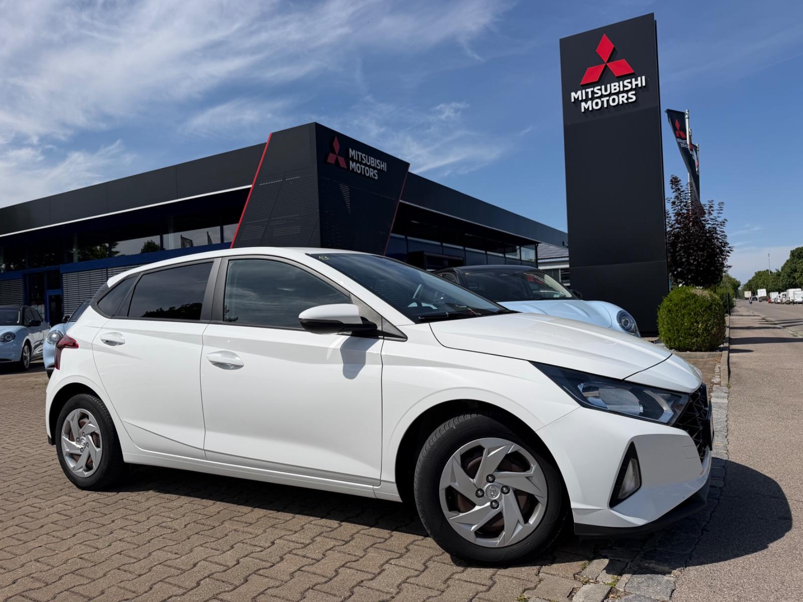 Hyundai i20 1.0 M/T *Navi*SHZ*LHZ*Klimaauto*Kamera