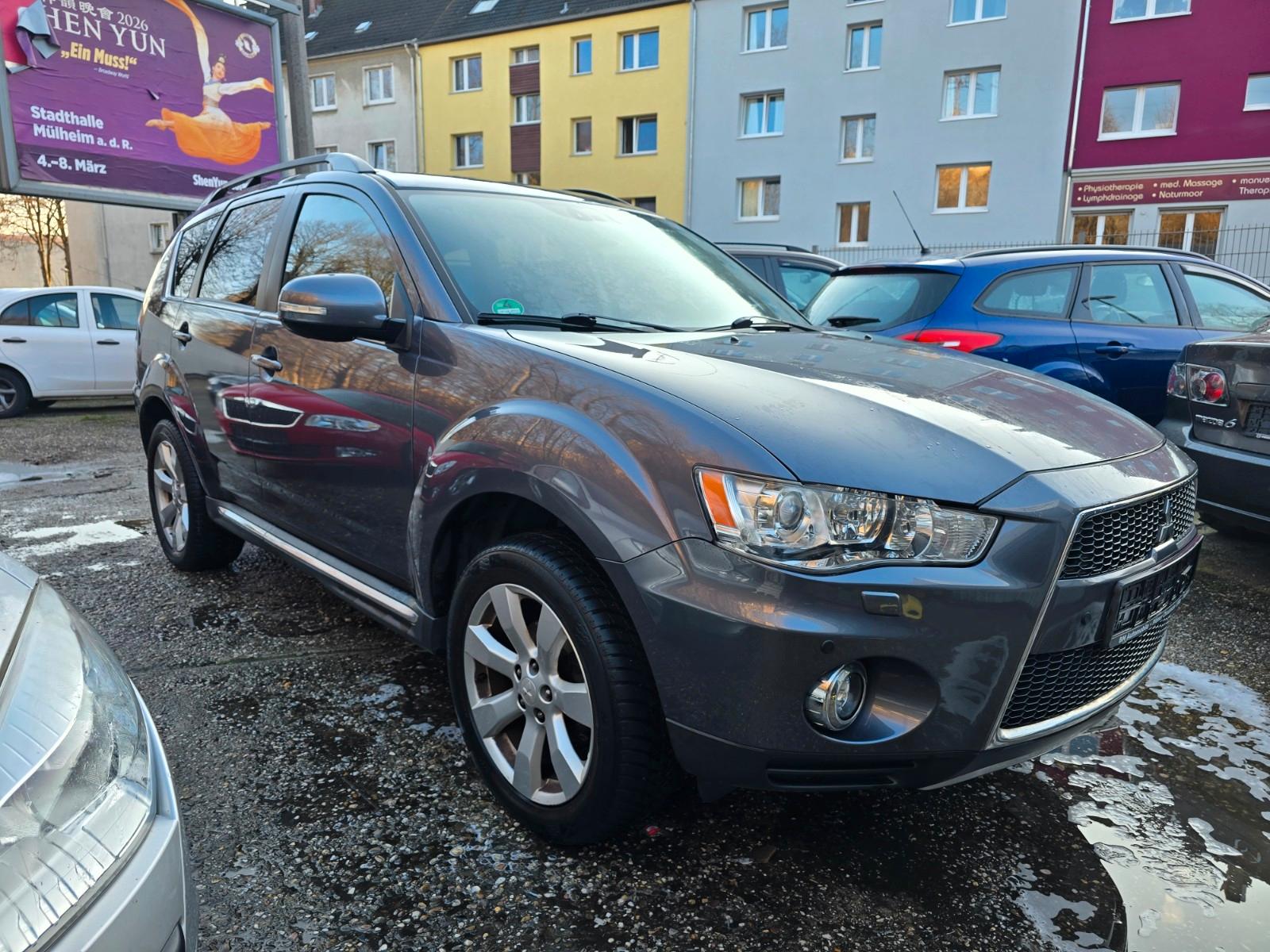 Mitsubishi Outlander 35 Jahre 4WD*AUTOMATIK *