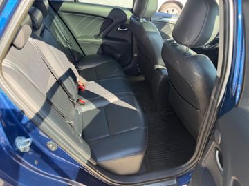 Toyota Avensis - 10