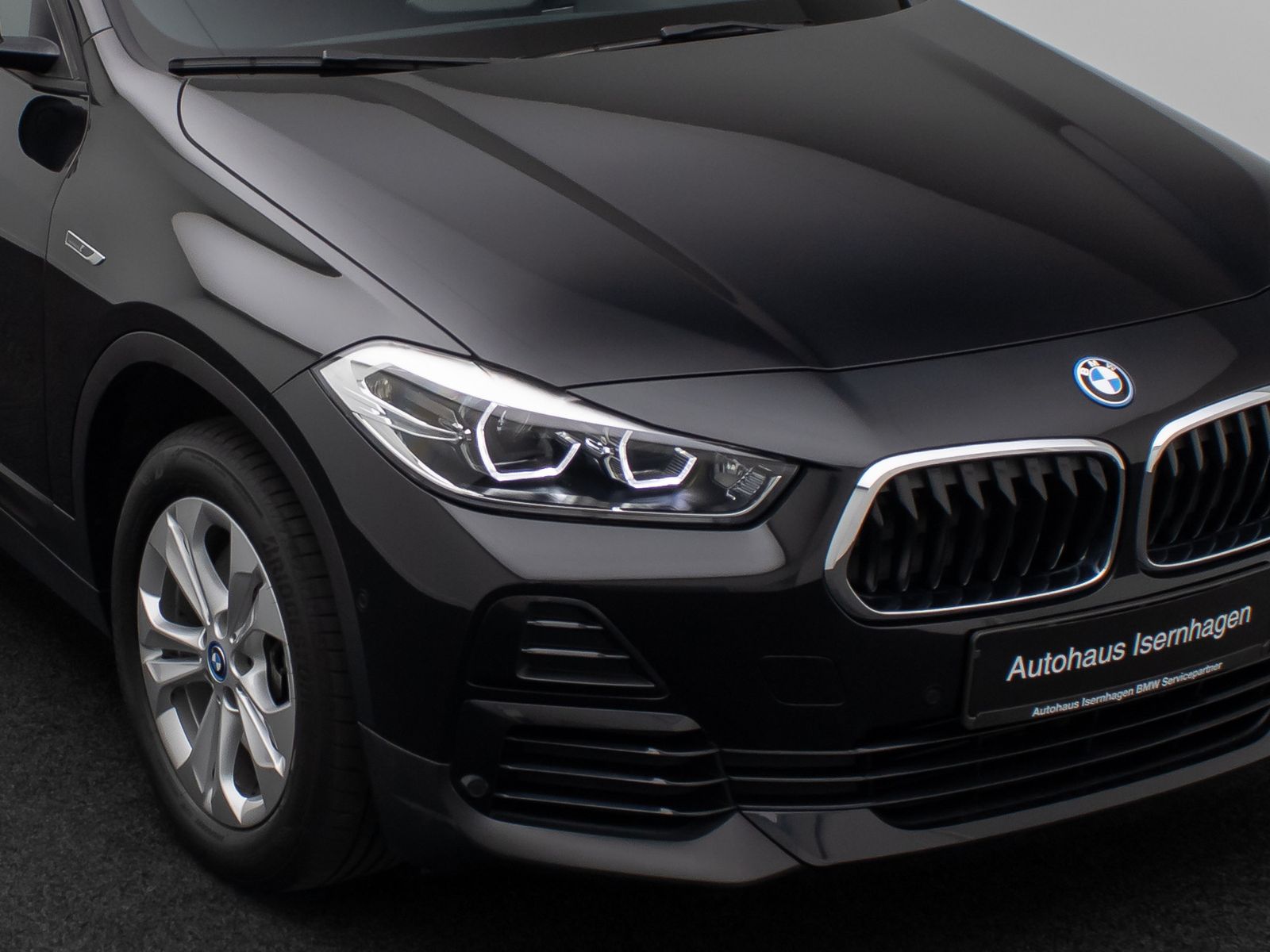 Fahrzeugabbildung BMW X2 xD25e Kamera DAB LED Parkassistent Navi Sport