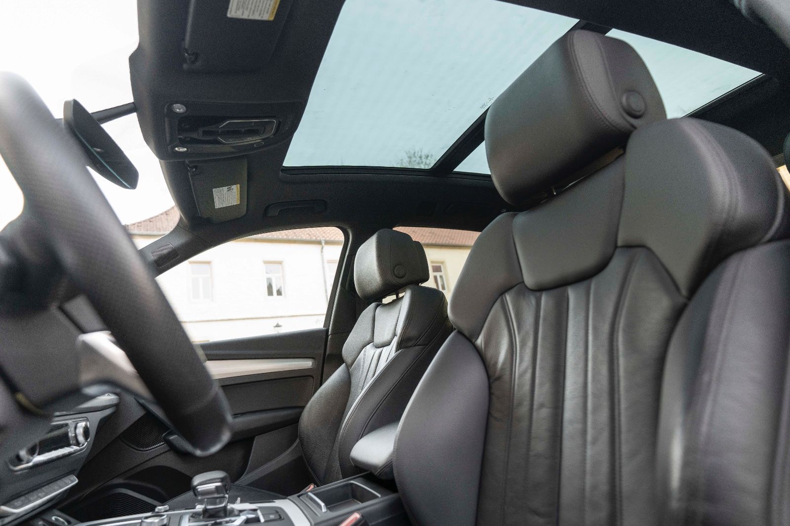 Fahrzeugabbildung Audi Q5 2.0 TFSI QUATTRO S-LINE 360° B&O TOTW SHZ PDC