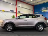 Hyundai Tucson blue Classic 2WD*AHK*KLIMA*TÜV*SERVICE - Hyundai Gebrauchtwagen von 2016