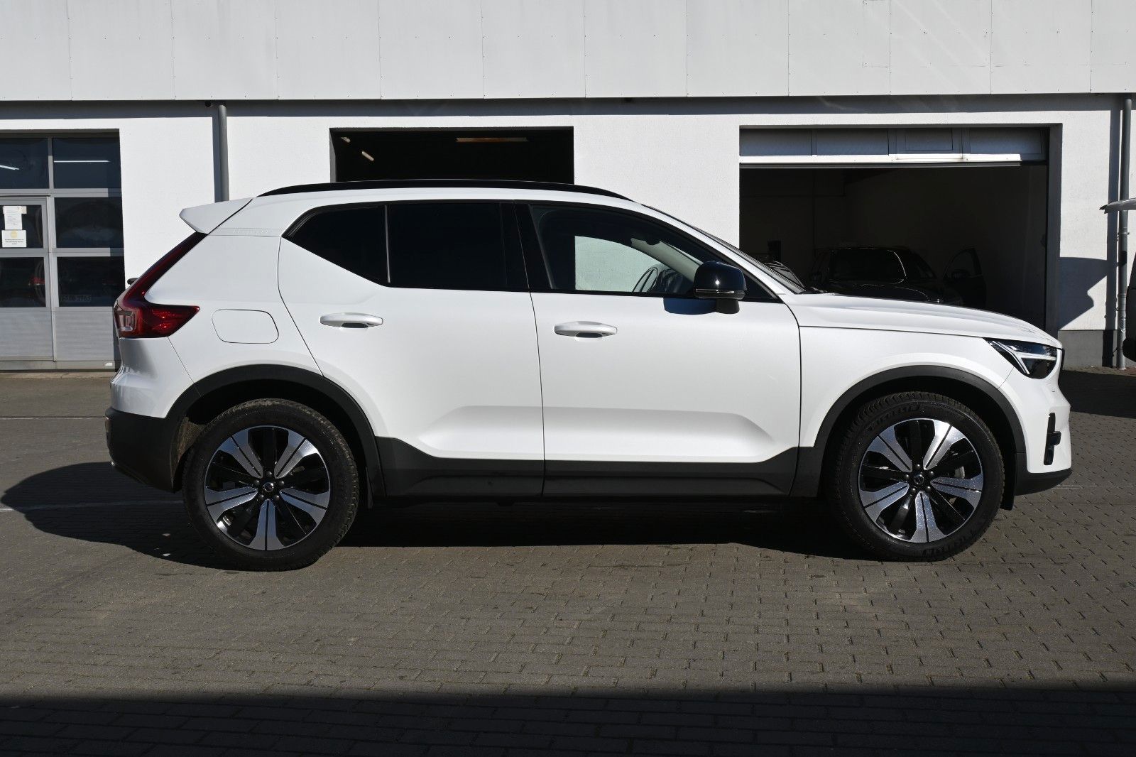 Fahrzeugabbildung Volvo XC40 T5  Plus Dark RC Plug-In Hyb. 2WD