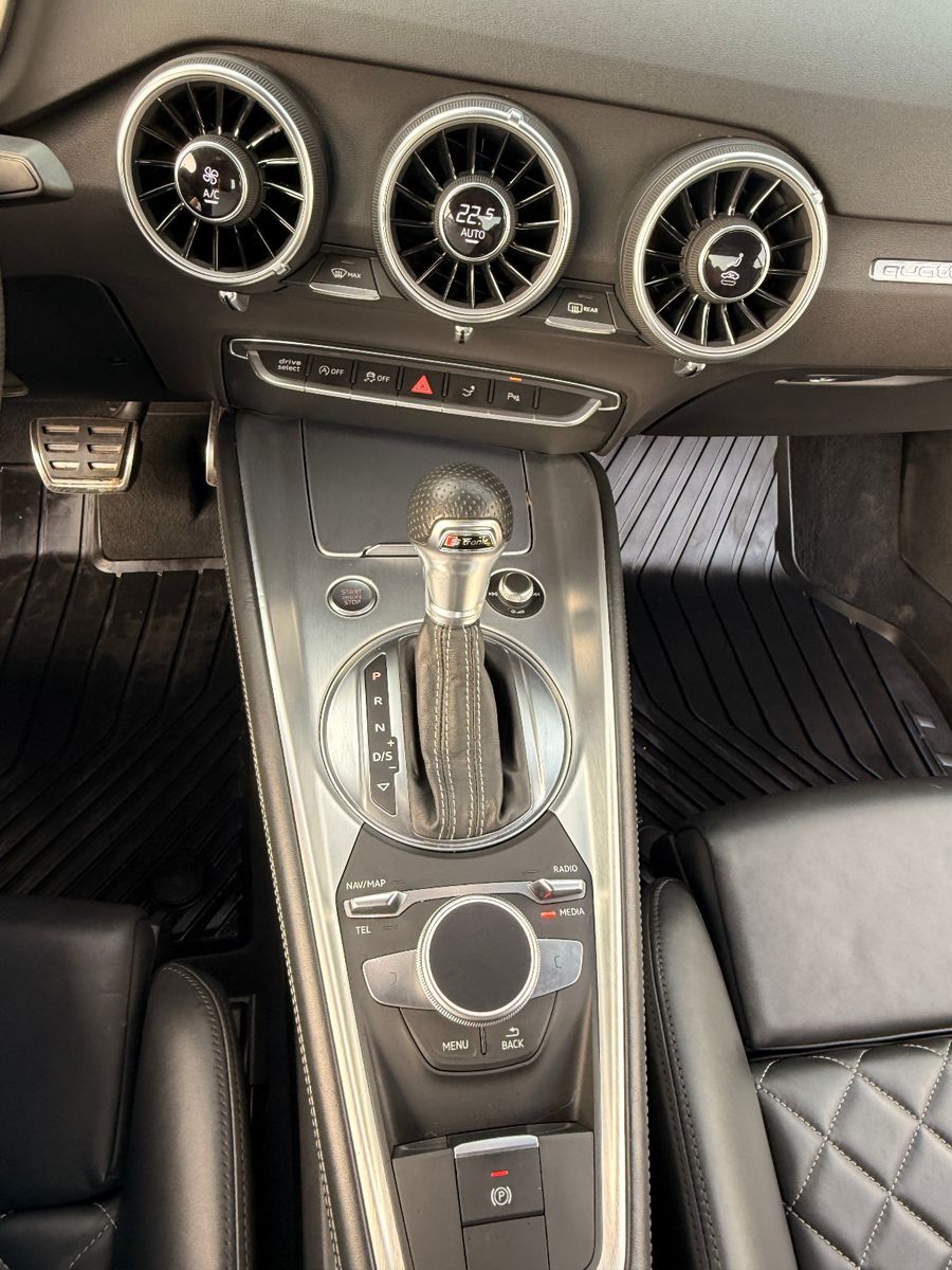 Fahrzeugabbildung Audi 2.0 TFSI quattro/S-LINE/AUTOMATIK/RS-SITZE/LED