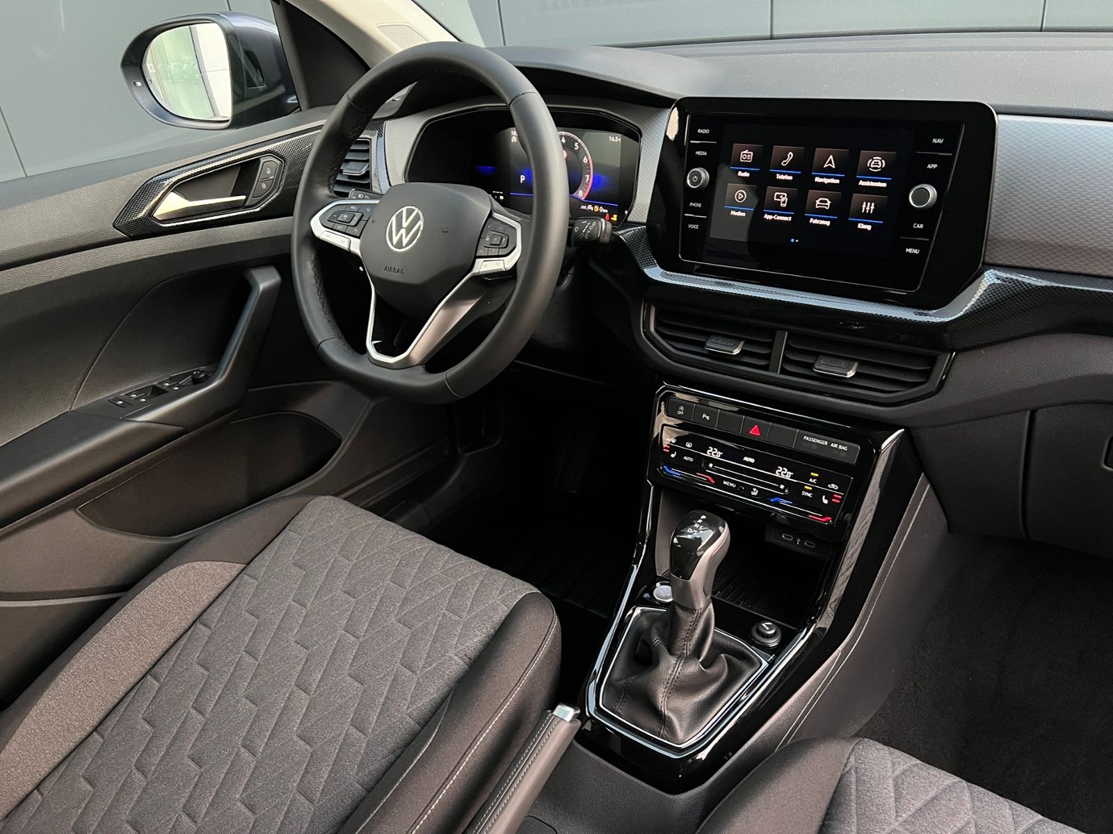 Fahrzeugabbildung Volkswagen T-Cross Life 1.0 TSI DSG *IQ.Light, Climatronic,