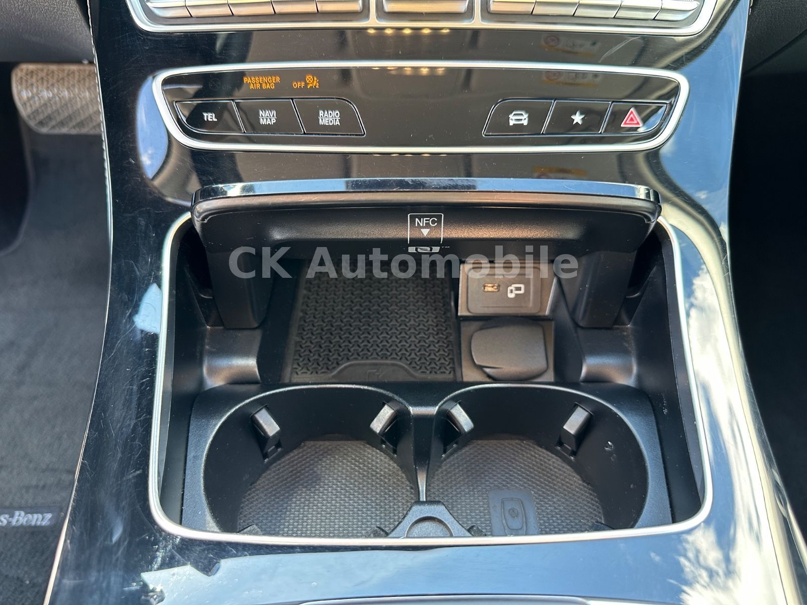 Fahrzeugabbildung Mercedes-Benz E 300de T-Modell Avantgarde/Widescreen/LED/AHK