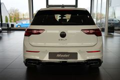 VW Golf 2.0 TDI R-Line | Pano | Matrix | Navi | ACC VW Golf 2.0 TDI R-Line | Pano | Matrix | Navi | ACC