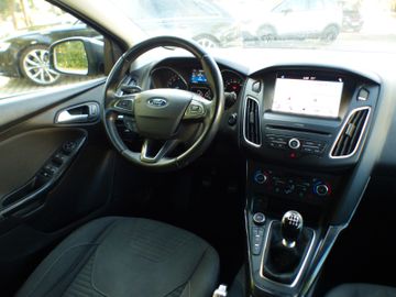 Ford Focus - 8