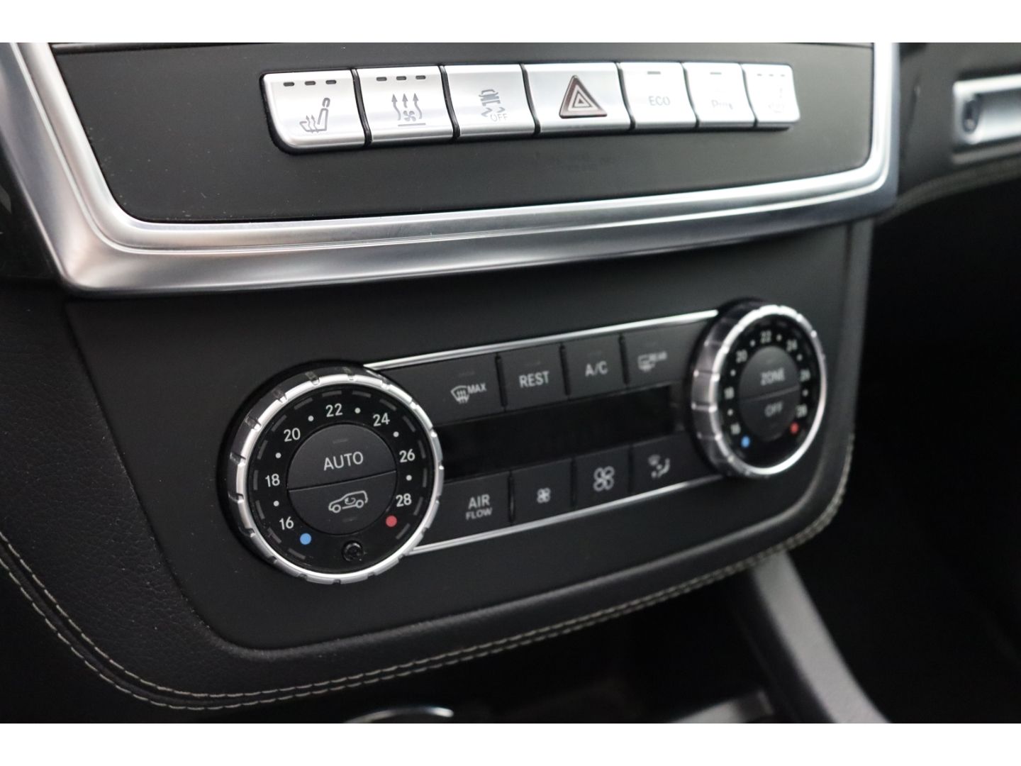 Fahrzeugabbildung Mercedes-Benz ML 350 CDI BlueTec Pano Schiebe Standheizung SHZ