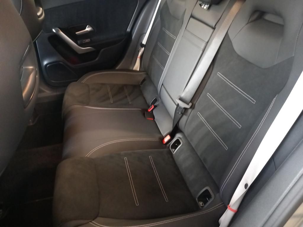 Fahrzeugabbildung Mercedes-Benz A 200 Kompaktlimousine AMG Line*Night Paket*LED