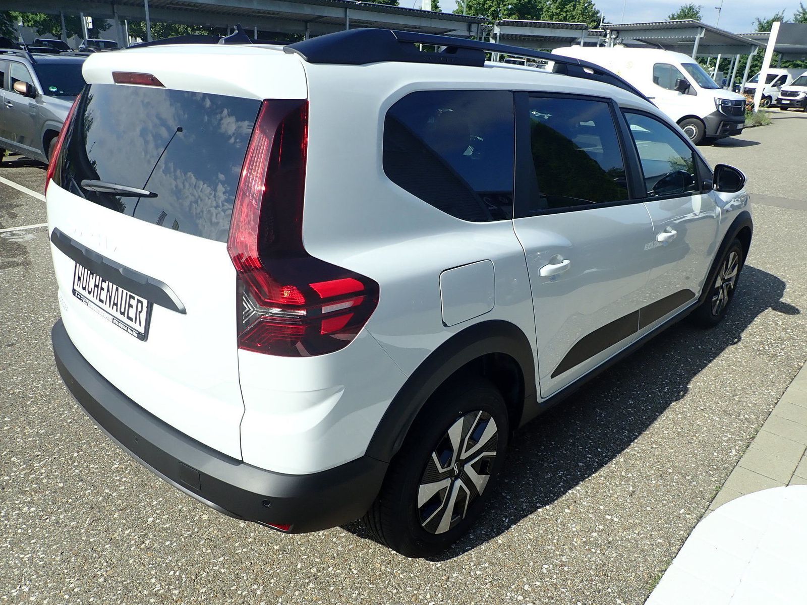 Fahrzeugabbildung Dacia Jogger Expression TCe 110 7-Sitzer