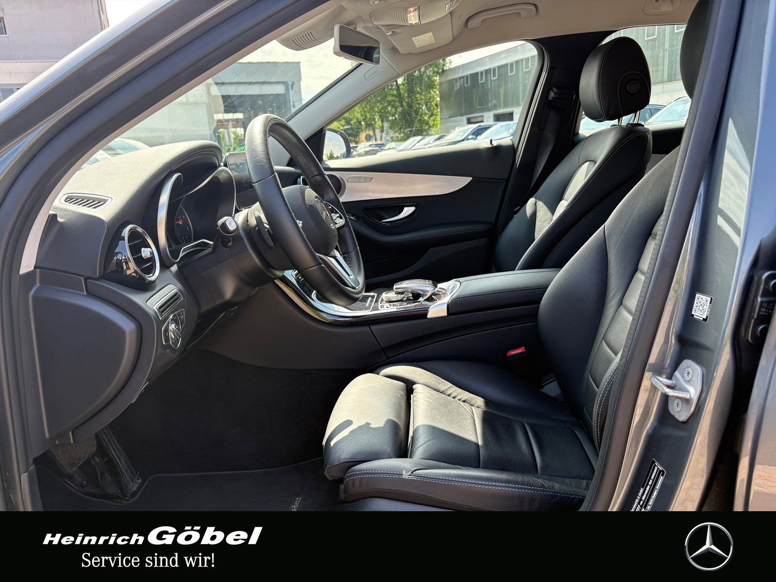 Fahrzeugabbildung Mercedes-Benz C 220 d T AVANTGARDE*LEDER*MULTIBEAM*CARPLAY*