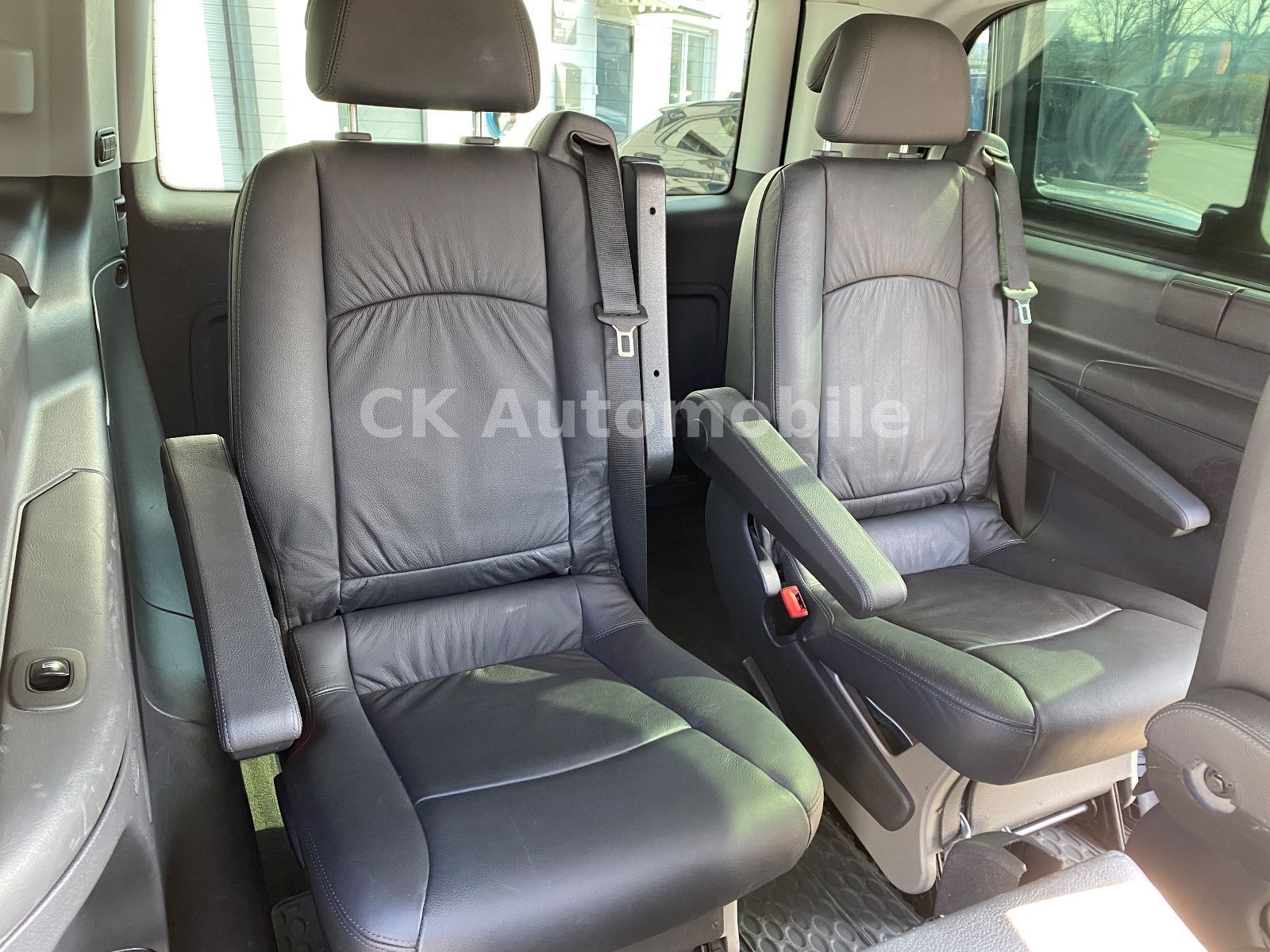 Fahrzeugabbildung Mercedes-Benz Viano 3.0 CDI lang Activity/6 Sitze/Leder/AHK