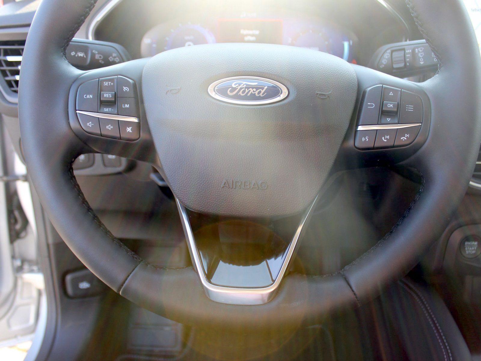 Fahrzeugabbildung Ford Focus Titanium X 1,0 EcoBoost
