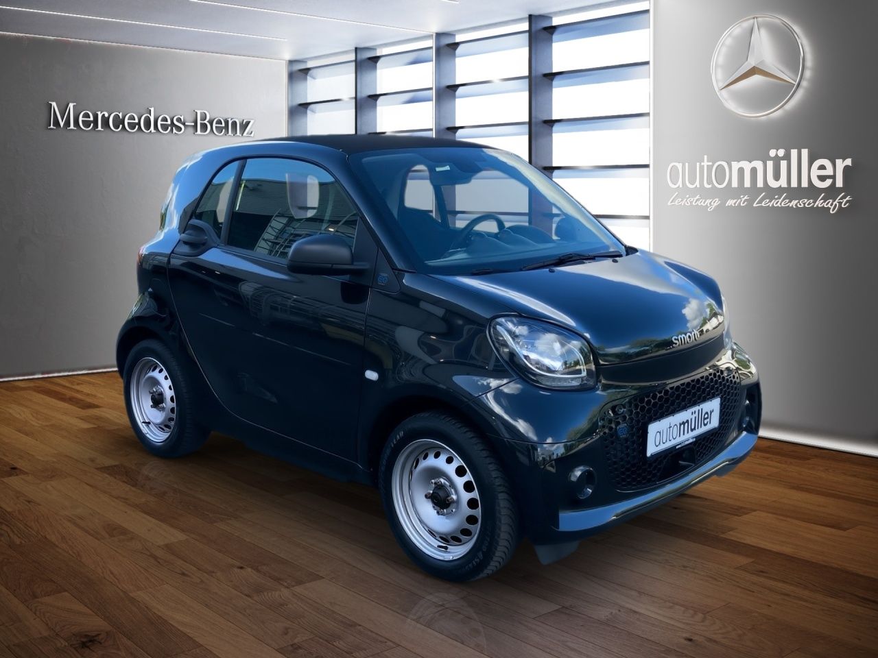 Fahrzeugabbildung Smart smart EQ fortwo AUT Akustikglas KlimaA Navi SHZ