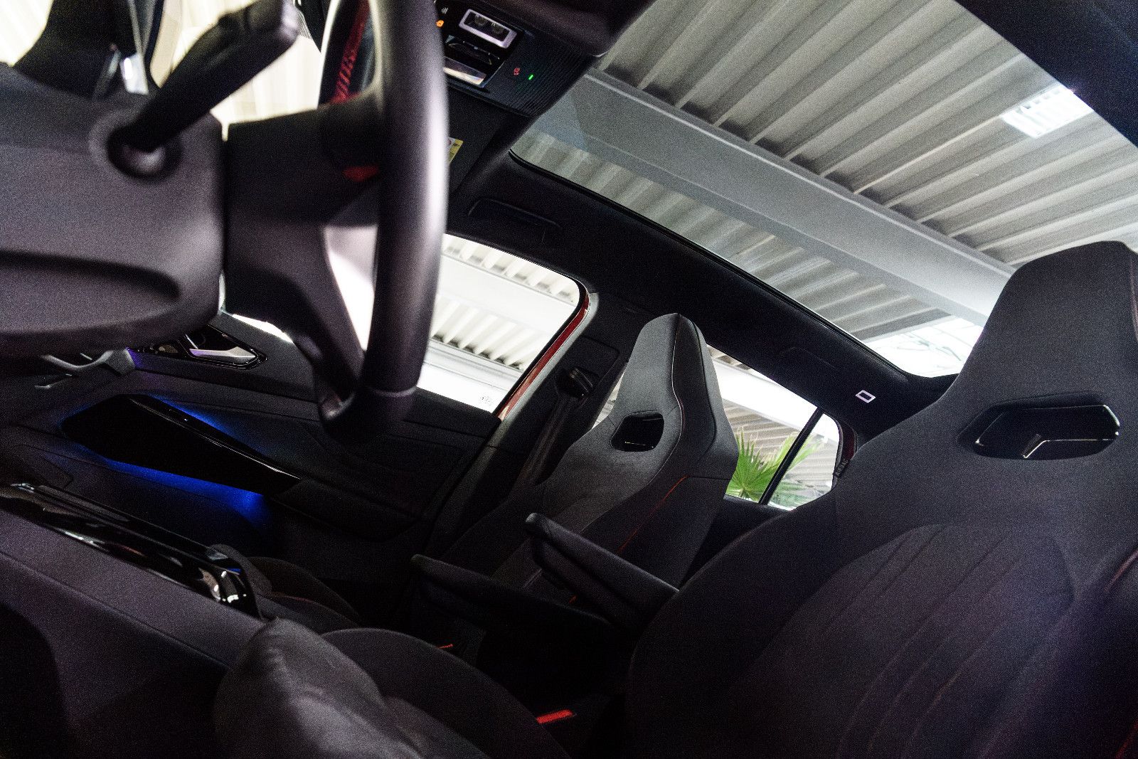 Fahrzeugabbildung Volkswagen ID.4 250 GTX 4Motion IQ-LED+AHK+E-SITZE+PANO+HuD