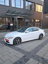 Alfa Romeo Gulia 2.0 Turbo 13000 km!!!!! - Alfa Romeo in Bielefeld