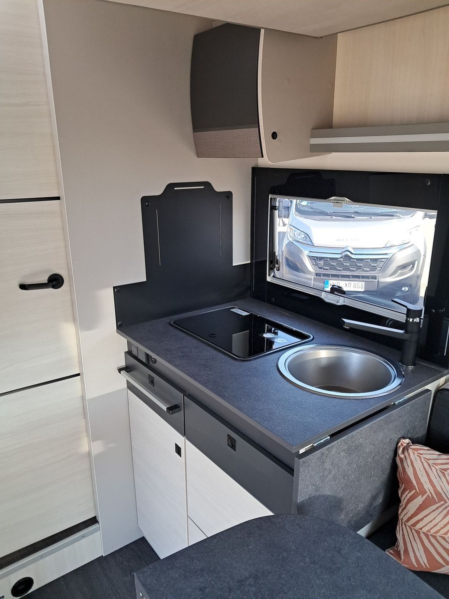 Fahrzeugabbildung Chausson Teilintegriert 777 Titanium Ultimate Markise,RK