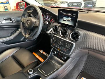 Mercedes-Benz GLA 200 *ACC*PDC*NAVI*TOTWINKEL*KLIMA*LED*