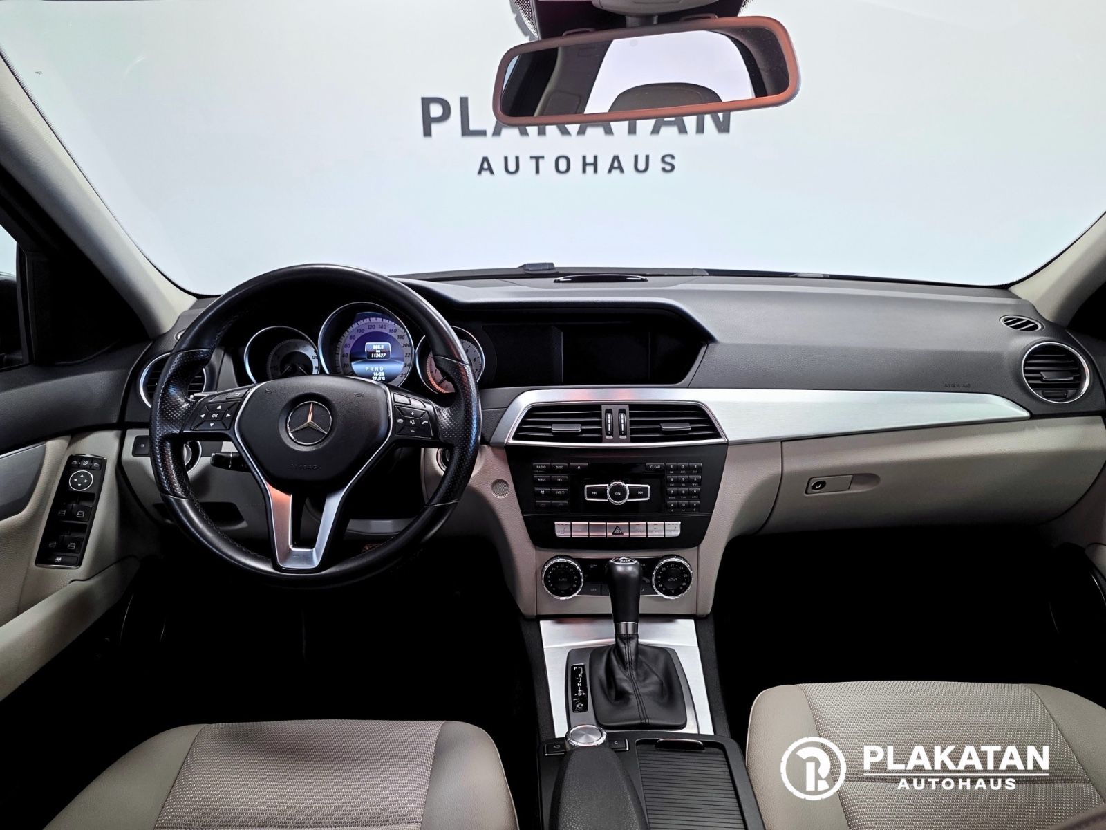 Fahrzeugabbildung Mercedes-Benz C 200 CGI Avantgarde Bi-Xenon AdaptLicht