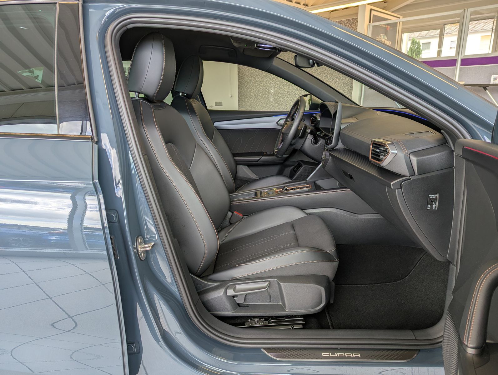 Fahrzeugabbildung CUPRA Leon 1.5 e-Hybrid Matrix Edge-Intelligent-Paket