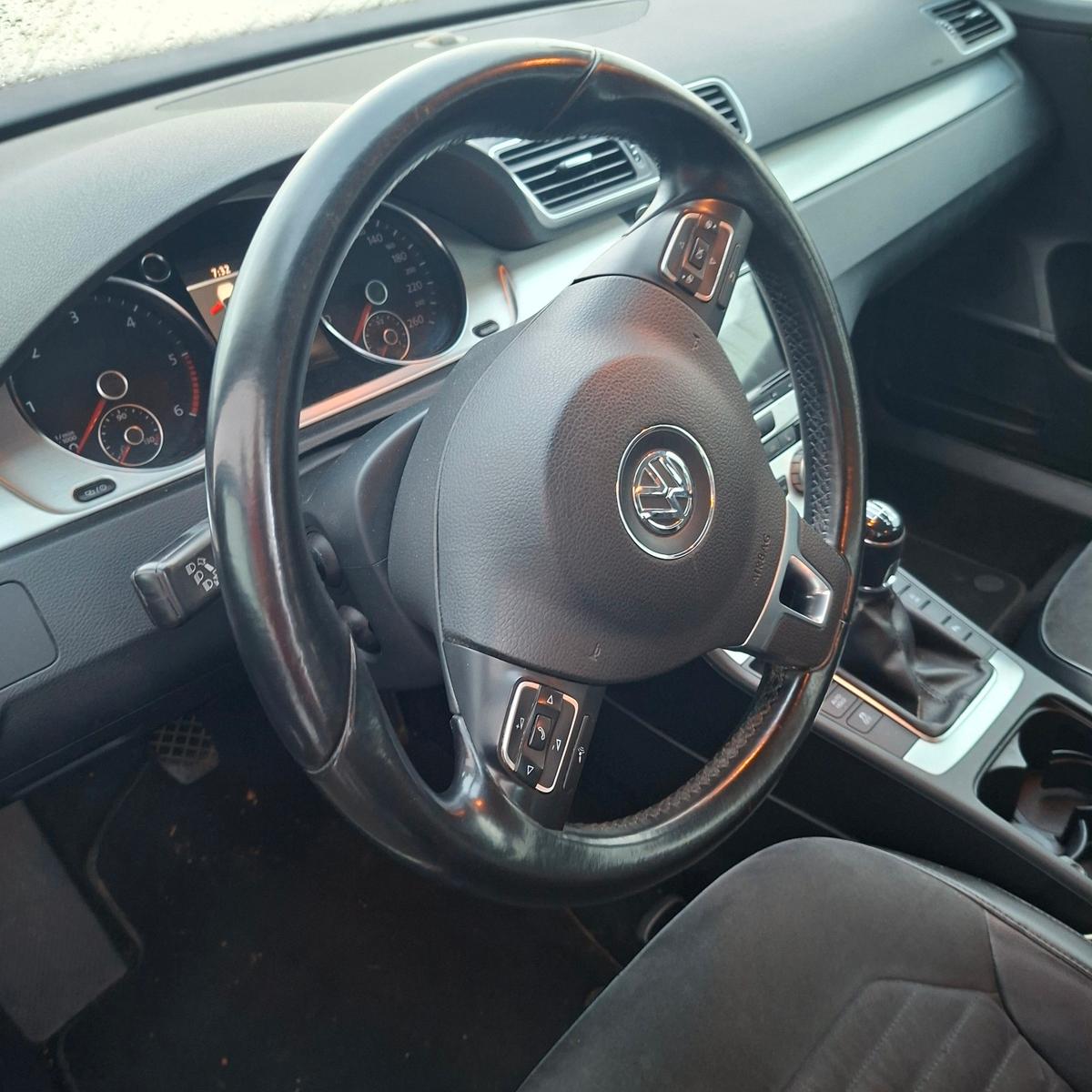 Volkswagen Passat 2013 — photo 10