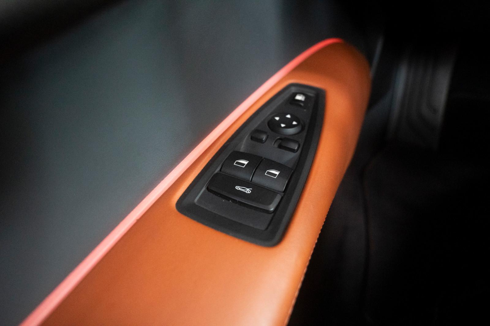 BMW i8 Roadster*HUD*H&K*LASER*CARBON