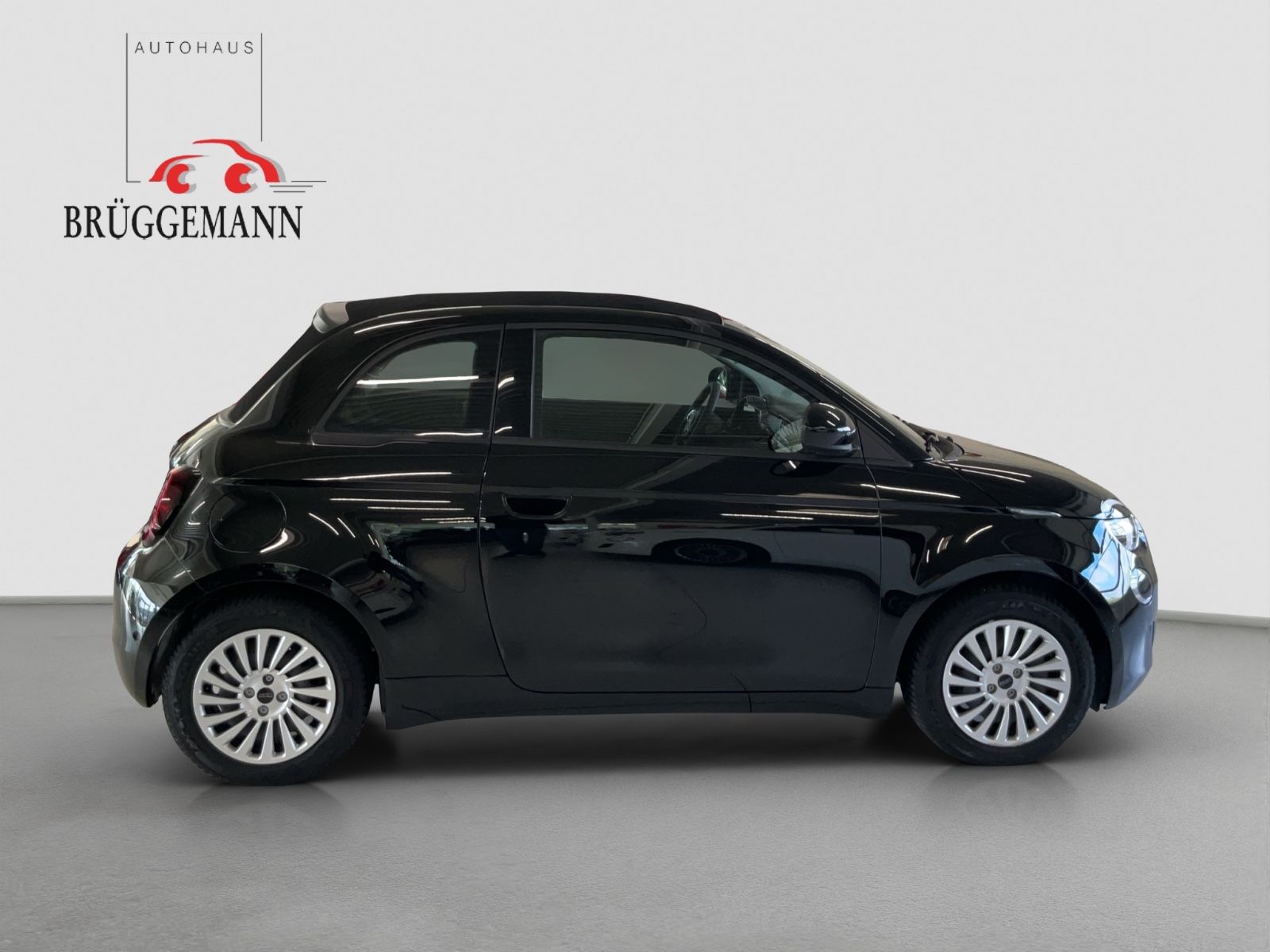 Fahrzeugabbildung Fiat 500e Cabrio + Komfort Paket
