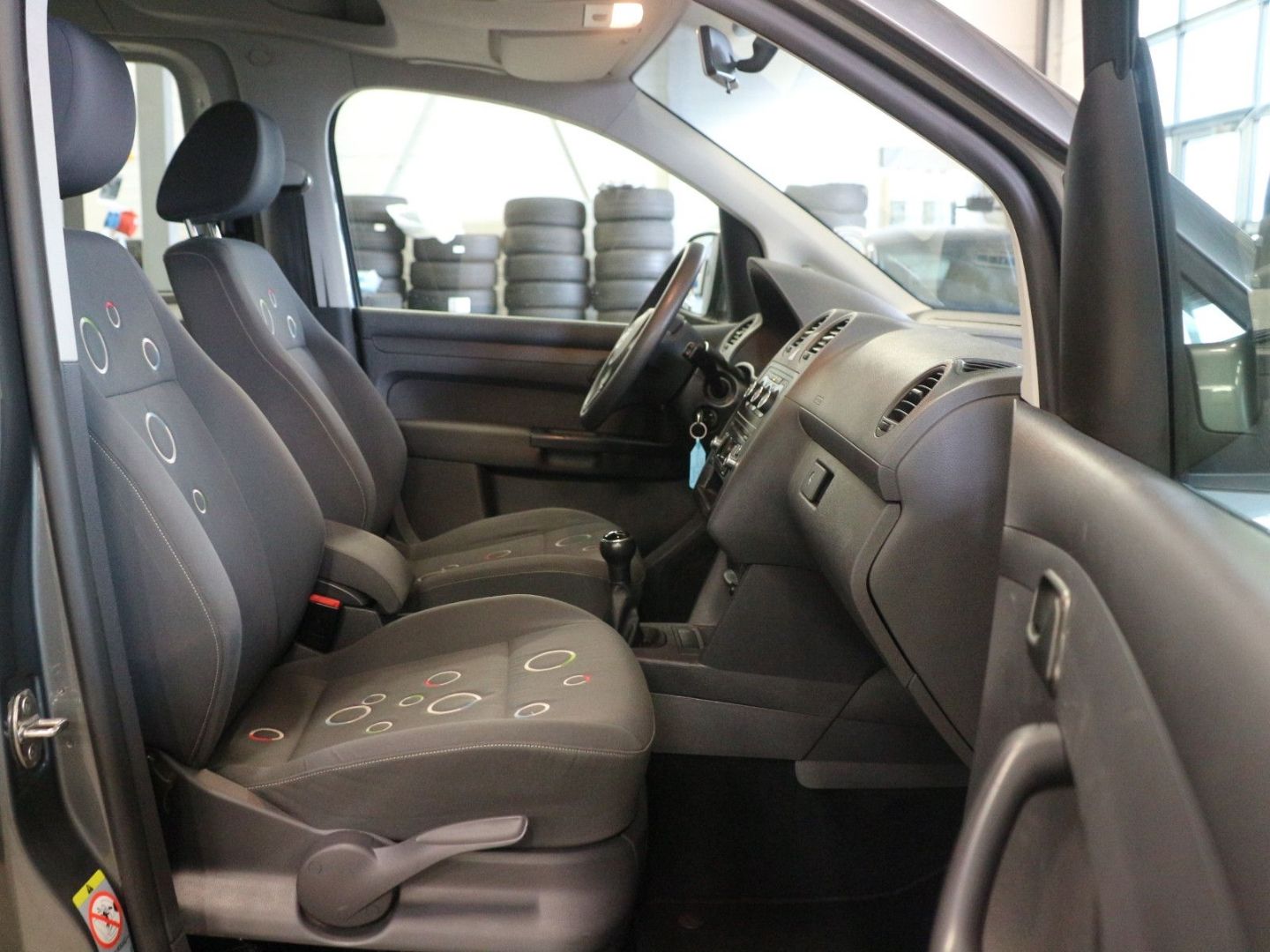 Fahrzeugabbildung Volkswagen Caddy TSI Roncalli 5-Sitzer AHK Klima PDC