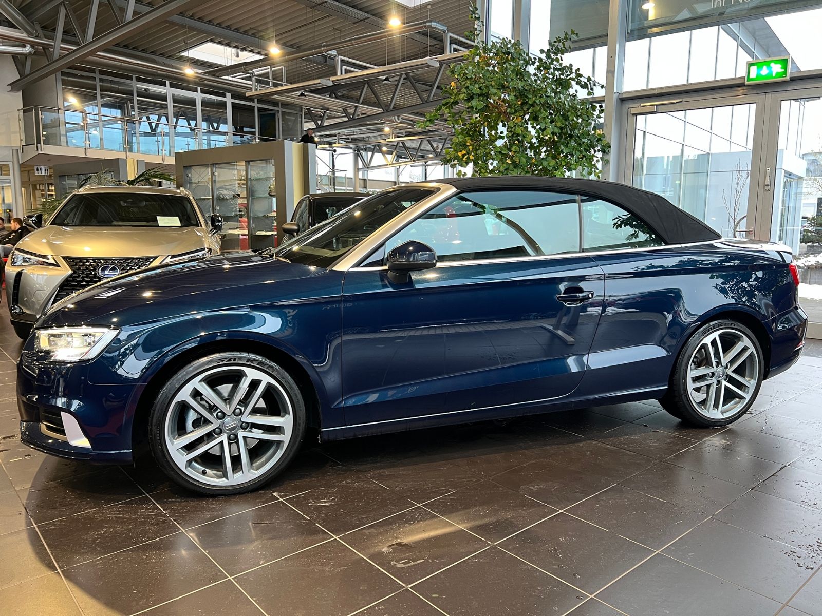 Fahrzeugabbildung Audi A3 Cabriolet 40 TFSI quattro sport XEN NAV 18"