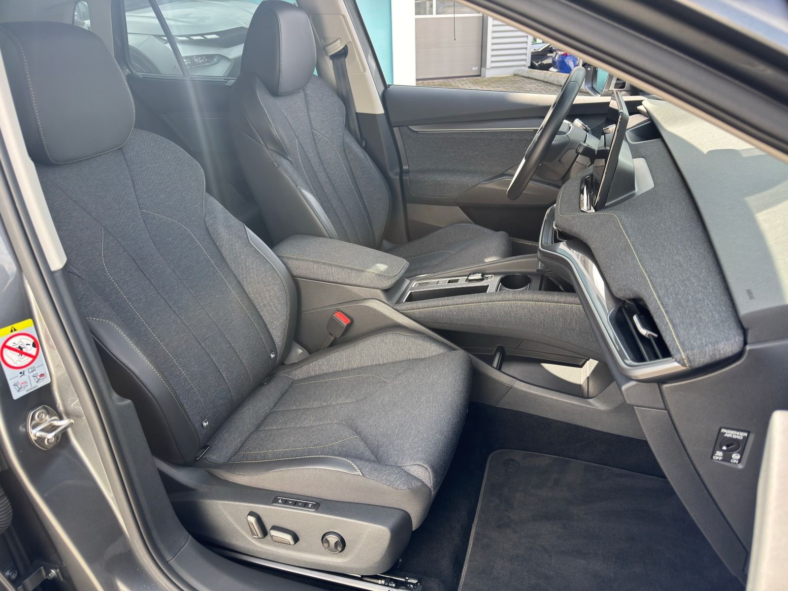 Fahrzeugabbildung SKODA Elroq 85 MAXX*360°Cam*Head-Up*eHeck*20Zoll