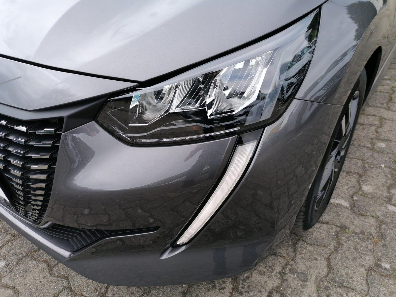 Peugeot 208 1.2 PureTech 100 Allure Pack ACC LED Navi LM
