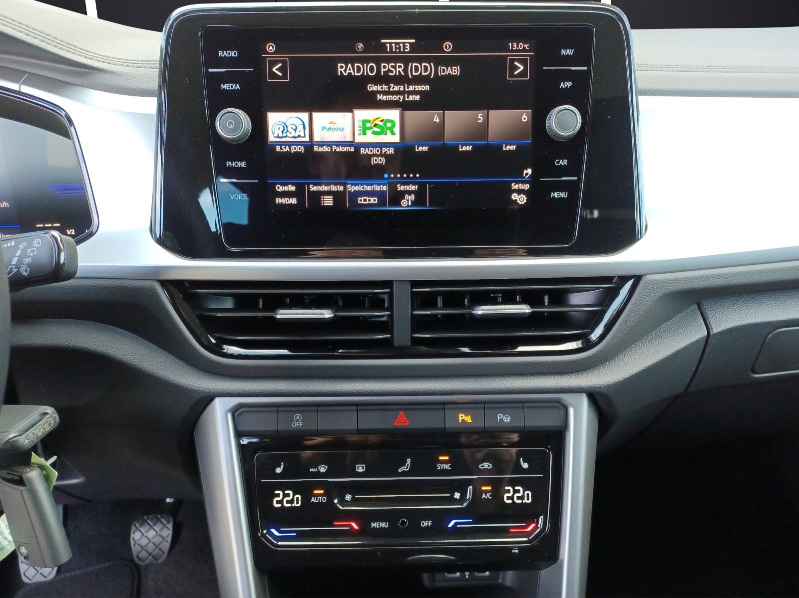 Fahrzeugabbildung Volkswagen T-Roc TSI Life LED CarPlay AID ACC RFK SH LM