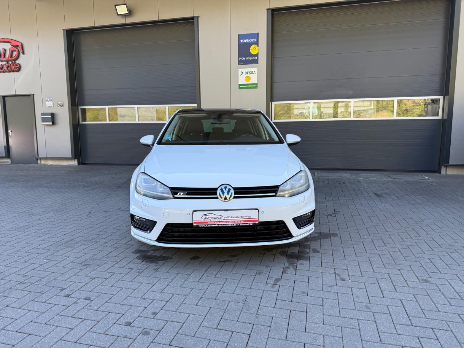 Volkswagen Golf VII Lim. Highline R Line *Bi-Xenon *Pano