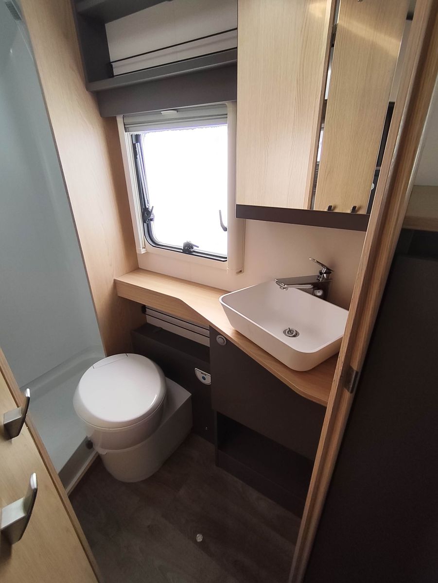 Fahrzeugabbildung LMC Tourer Lift H 630