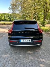Volvo XC40 D4 AWD Momentum Pro Geartronic Momentum Pro - Volvo XC40 Momentum mit Diesel-Antrieb