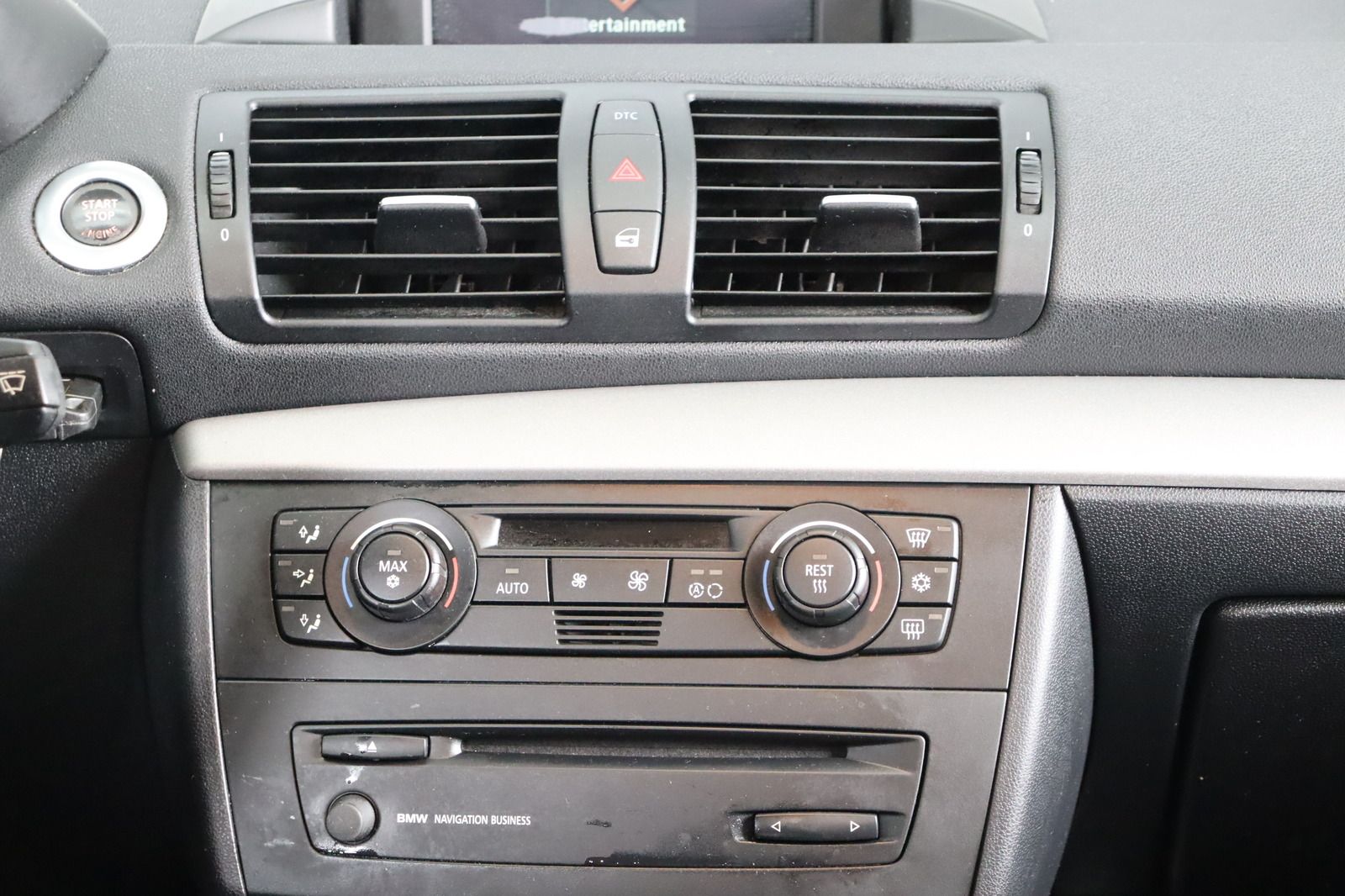 Fahrzeugabbildung BMW 118 d * Navi * Schiebedach