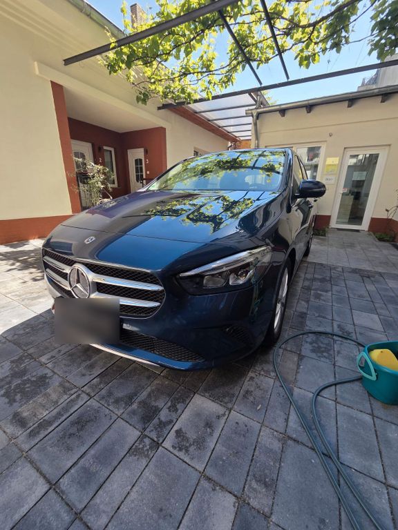 Image of Mercedes-Benz B 180