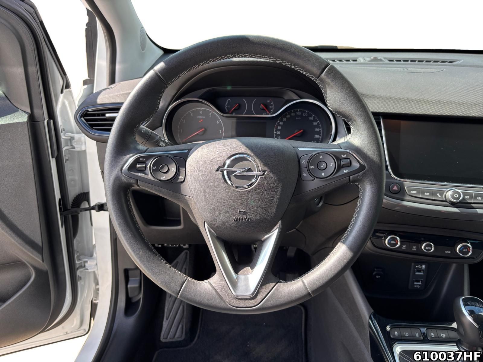 Fahrzeugabbildung Opel Crossland 1.2 Turbo Elegance Paket (EURO 6e)