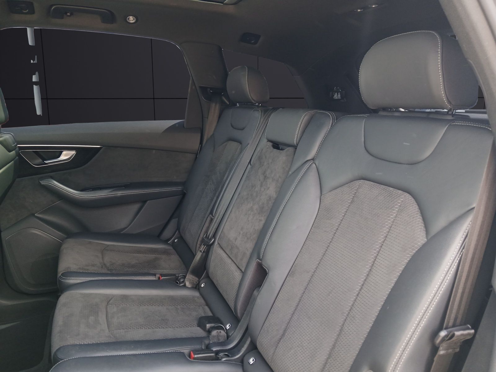 Fahrzeugabbildung Audi SQ7 V8 TDI quattro MATRIX LUFT PANO STH HUD ACC